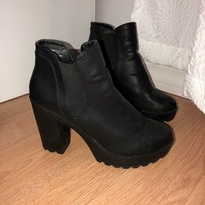 Brand new Steve Madden booties